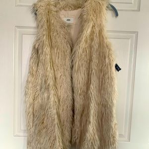 Ivory Color Fluffy Vest